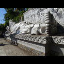 Der liegende Buddha hinter dem Tempel der Long-Son-Pagode